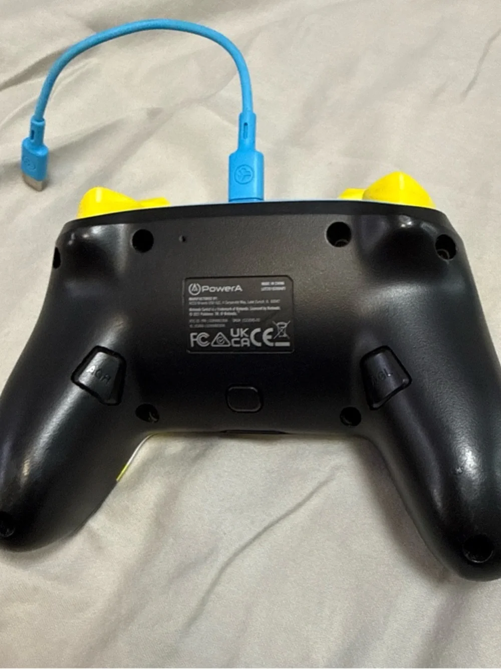 Pikachu wireless Game Controller - Yellow & Blue Nintendo switch tested working